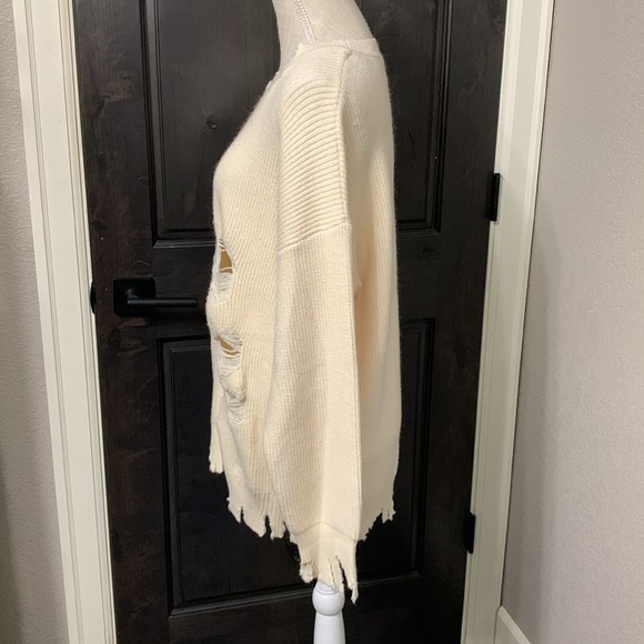 POL Cream Distressed Sweater S - Picture 2 of 12